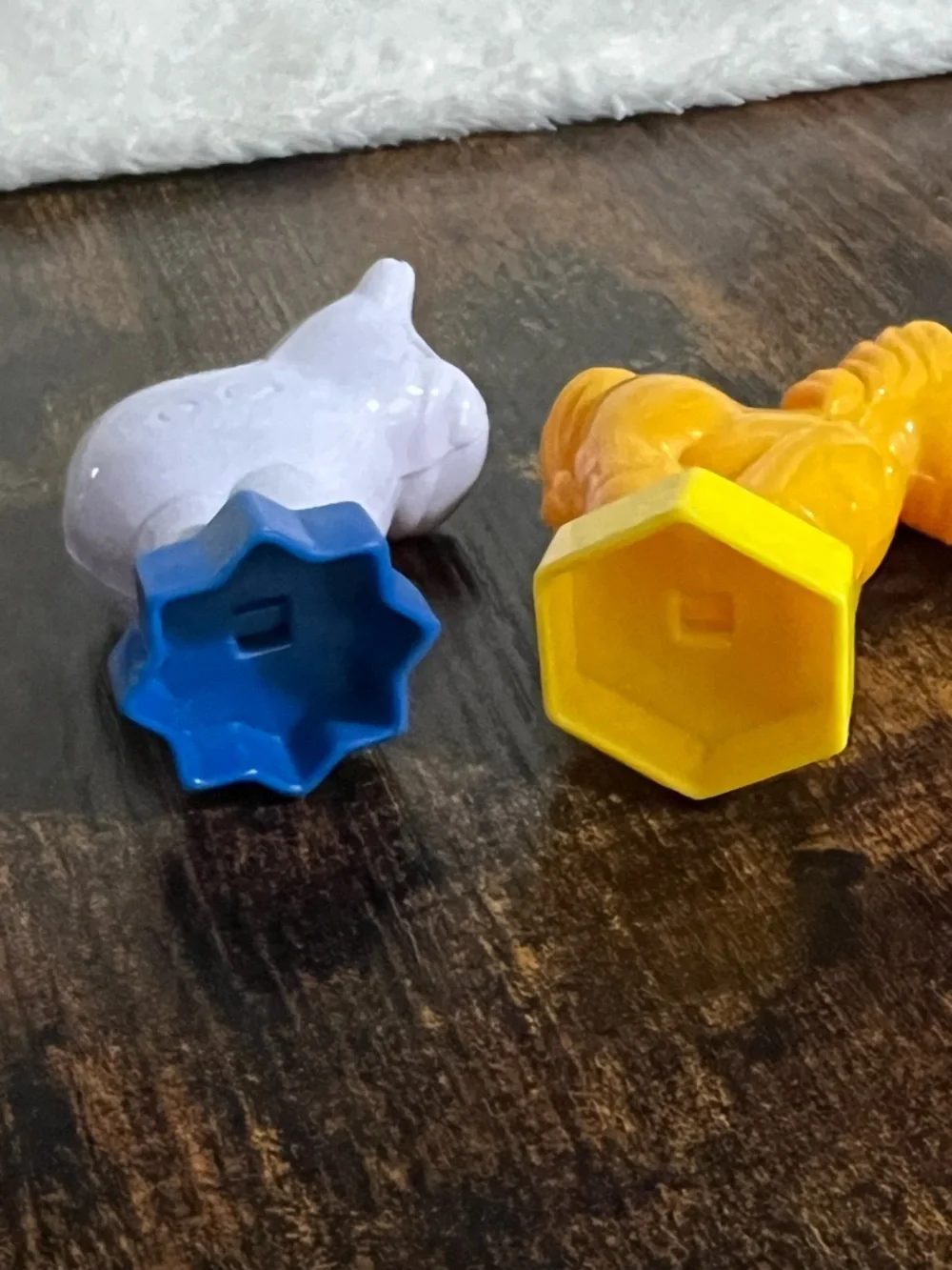 Small Pets Plastic Toy Set - White Cow & Yellow Horse vintage
